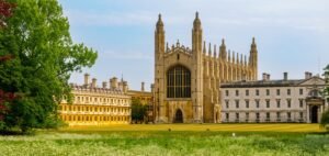 Read more about the article UK Universities Urged to Improve Support for Chinese Students Amid Integration Concerns